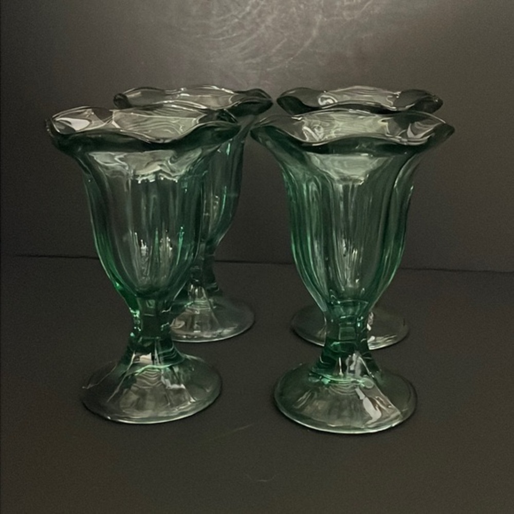Green Glass Footed Parfait Sundae Ice Cream Glasses X4 Dessert Server